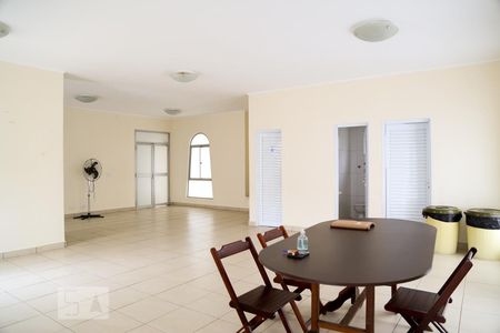 Apartamento para alugar com 50m², 2 quartos e 1 vagaÁrea comum - Salão de festas