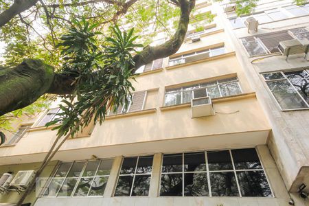 Apartamento para alugar com 70m², 2 quartos e sem vagaFachada