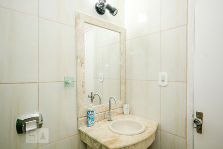 Apartamento para alugar com 70m², 2 quartos e sem vagaBanheiro