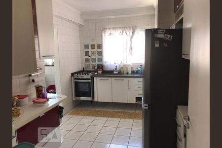 Apartamento à venda com 93m², 3 quartos e 2 vagas Apartamento à venda com 93m², 3 quartos e 2 vagasCozinha