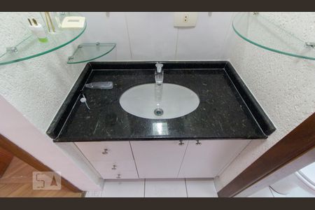 Apartamento para alugar com 70m², 3 quartos e 1 vaga Apartamento para alugar com 70m², 3 quartos e 1 vagaBanheiro