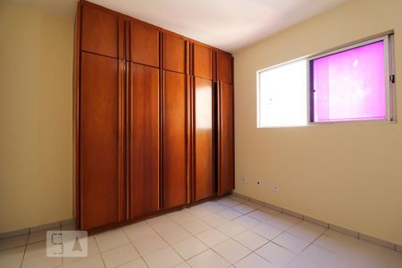 Quarto 2 de apartamento para alugar com 3 quartos, 70m² em Setor Bela Vista, Goiânia