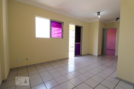 Sala de apartamento para alugar com 3 quartos, 70m² em Setor Bela Vista, Goiânia