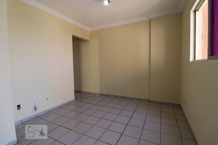 Sala de apartamento para alugar com 3 quartos, 70m² em Setor Bela Vista, Goiânia