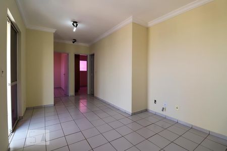 Sala de apartamento para alugar com 3 quartos, 70m² em Setor Bela Vista, Goiânia