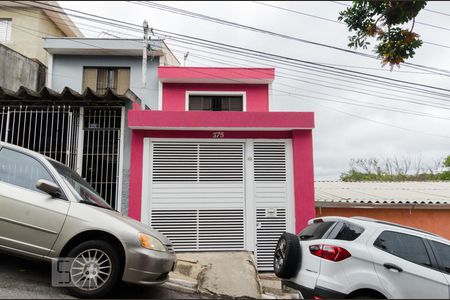 Casa à venda com 85m², 2 quartos e 1 vaga Casa à venda com 85m², 2 quartos e 1 vagaFachada