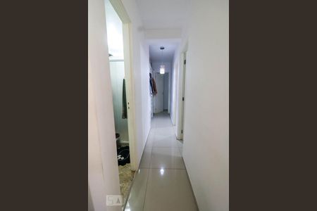 Corredor  de apartamento à venda com 3 quartos, 70m² em Vila Homero Thon, Santo André