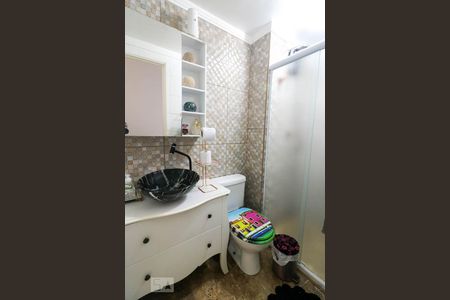 Banheiro de apartamento à venda com 3 quartos, 70m² em Vila Homero Thon, Santo André