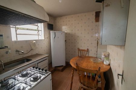 Casa à venda com 147m², 3 quartos e 2 vagas Casa à venda com 147m², 3 quartos e 2 vagasCozinha