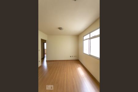 Apartamento para alugar com 3 quartos, 70m² em Palmares, Belo Horizonte