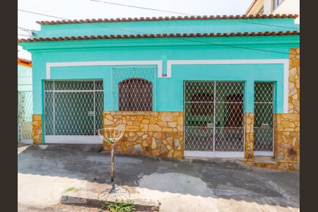 Casa à venda com 50m², 1 quarto e 1 vaga Casa à venda com 50m², 1 quarto e 1 vagaFachada