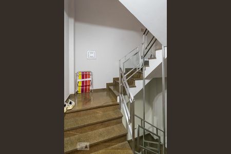 Apartamento à venda com 170m², 3 quartos e 3 vagasEscada de acesso ao terraço