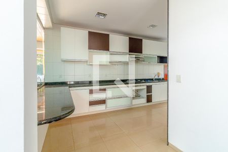 Casa de condomínio para alugar com 243m², 4 quartos e 4 vagasCozinha