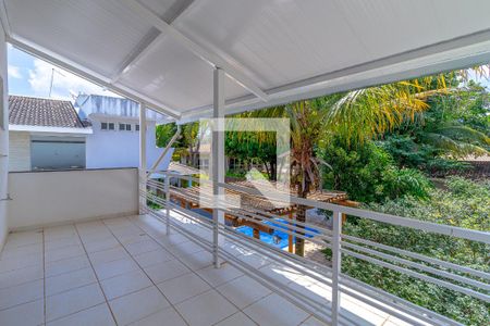 Casa de condomínio para alugar com 243m², 4 quartos e 4 vagasVaranda do Quarto 2