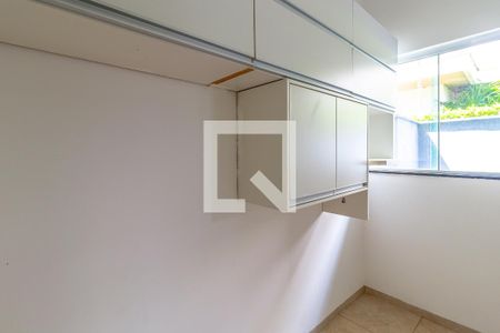 Casa de condomínio para alugar com 243m², 4 quartos e 4 vagasDespensa