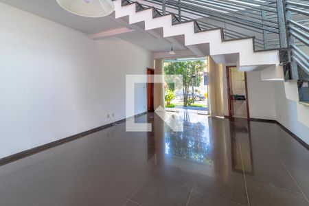 Sala de Estar de casa de condomínio para alugar com 4 quartos, 243m² em Jardins Atenas, Goiânia