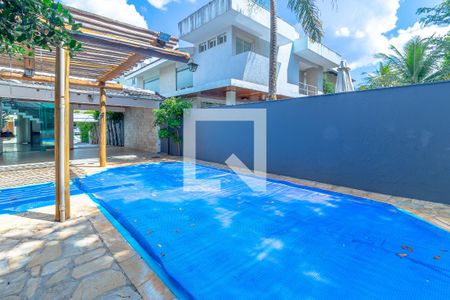 Casa de condomínio para alugar com 243m², 4 quartos e 4 vagasPiscina Privativa