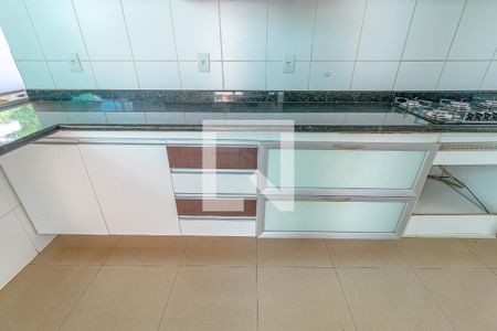 Casa de condomínio para alugar com 243m², 4 quartos e 4 vagasCozinha