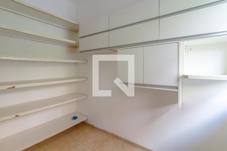 Casa de condomínio para alugar com 243m², 4 quartos e 4 vagasDespensa