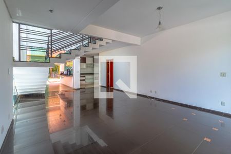 Sala de Estar de casa de condomínio para alugar com 4 quartos, 243m² em Jardins Atenas, Goiânia