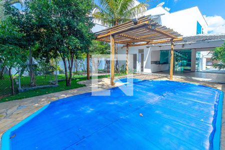 Casa de condomínio para alugar com 243m², 4 quartos e 4 vagasPiscina Privativa