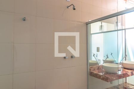 Casa de condomínio para alugar com 243m², 4 quartos e 4 vagasBanheiro da Suíte Master