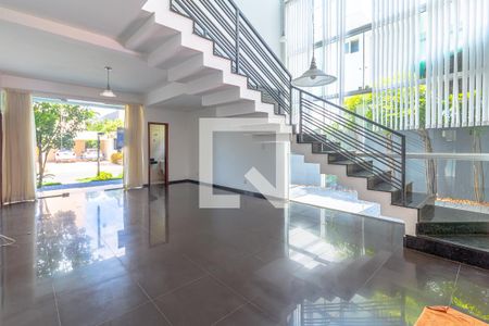 Sala de Estar de casa de condomínio para alugar com 4 quartos, 243m² em Jardins Atenas, Goiânia