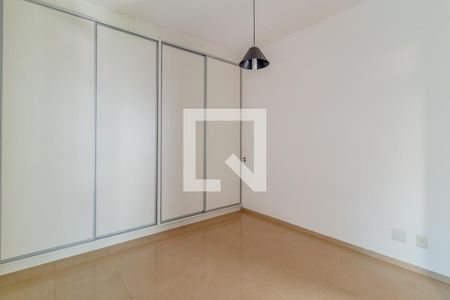 Casa de condomínio para alugar com 243m², 4 quartos e 4 vagasQuarto 2 - Suíte