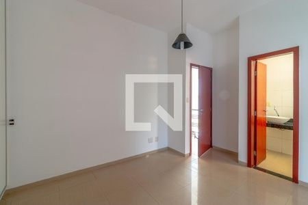 Casa de condomínio para alugar com 243m², 4 quartos e 4 vagasQuarto 2 - Suíte