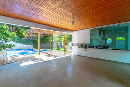 Casa de condomínio para alugar com 243m², 4 quartos e 4 vagasEspaço Gourmet