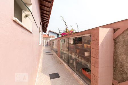 Casa à venda com 326m², 3 quartos e 6 vagasÁrea externa lateral