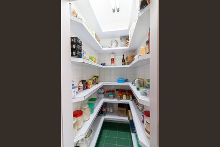 Casa à venda com 326m², 3 quartos e 6 vagasÁrea de serviço - despensa