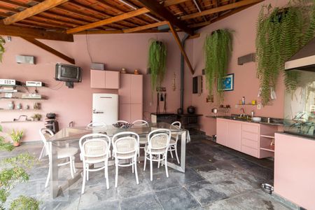 Casa à venda com 326m², 3 quartos e 6 vagasChurrasqueira