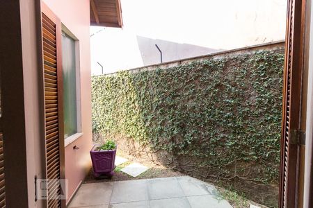 Casa à venda com 326m², 3 quartos e 6 vagasVaranda quarto 3 suíte