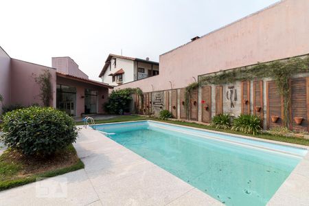 Casa à venda com 326m², 3 quartos e 6 vagasPiscina