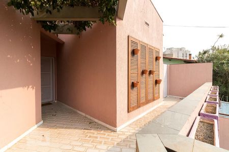 Casa à venda com 326m², 3 quartos e 6 vagasEntrada da casa