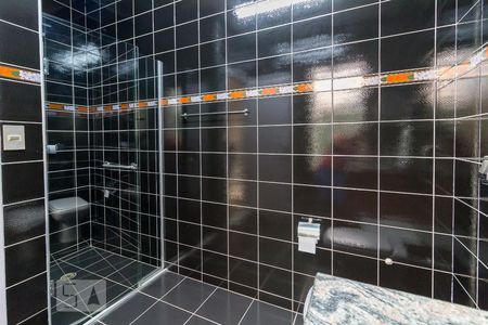 Casa à venda com 326m², 3 quartos e 6 vagasBanheiro quarto 3 suíte