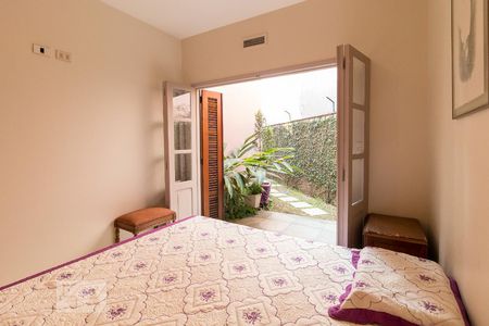 Casa à venda com 326m², 3 quartos e 6 vagasQuarto 1 suíte