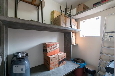 Casa à venda com 326m², 3 quartos e 6 vagasQuarto de serviço