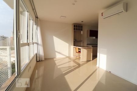 Sala e Quarto de kitnet/studio para alugar com 1 quarto, 40m² em Jardim Goiás, Goiânia