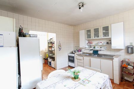 Casa à venda com 250m², 6 quartos e 3 vagasCozinha