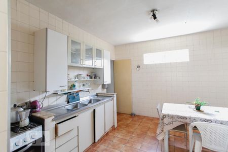 Casa à venda com 250m², 6 quartos e 3 vagasCozinha