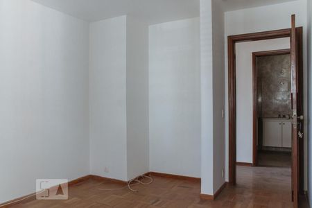 Apartamento à venda com 240m², 3 quartos e 3 vagasQuarto
