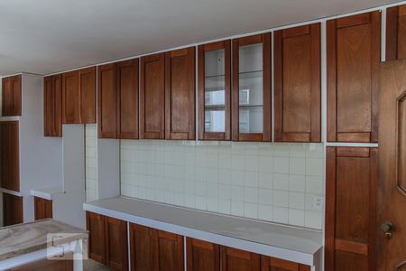 Apartamento à venda com 240m², 3 quartos e 3 vagasCozinha - Armários