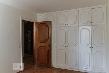 Apartamento à venda com 240m², 3 quartos e 3 vagasQuarto - Armários