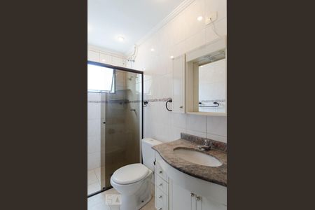 Banheiro da suíte de apartamento para alugar com 2 quartos, 68m² em Rudge Ramos, São Bernardo do Campo