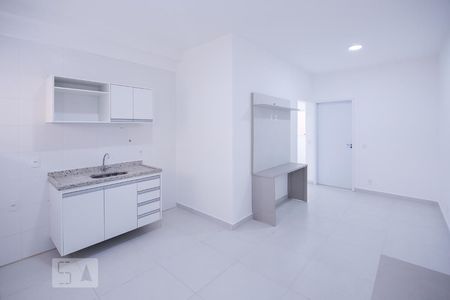 Sala e Cozinha de apartamento para alugar com 1 quarto, 35m² em Luz, São Paulo