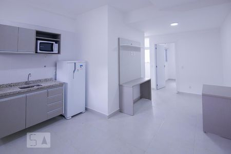 Sala e Cozinha de apartamento para alugar com 1 quarto, 35m² em Luz, São Paulo