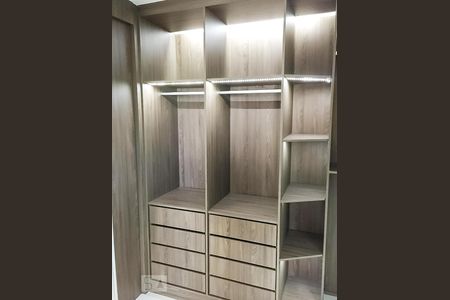Closet de apartamento para alugar com 1 quarto, 90m² em Rudge Ramos, São Bernardo do Campo