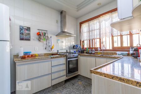 Apartamento à venda com 240m², 3 quartos e 2 vagasCozinha